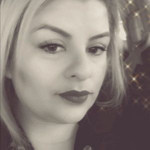 Meet your Posher, Janeth